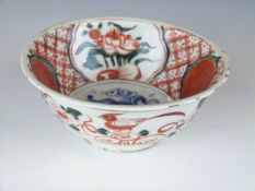 A 16th/17thC Chinese Imari pedestal bowl decorated with birds amongst foliage, H6, diameter 14cm
