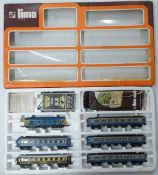 Lima 00 gauge model railway train set with BO-BO D6524 diesel locomotive and five passenger coaches,