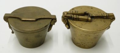 Continental nesting cup weights, the outer marked 1000gr, the inner weights marked from 8oz