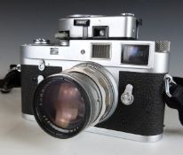 Leica M2 35mm rangefinder camera, serial number M2-976014, circa 1960, with Summicron 1:2/50 lens