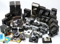 Collectable cameras to include Zeiss Ikon Contaflex Flashmatic with Tessar 2.8/50 lens, Pro-Tessar