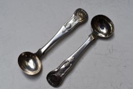 A pair of Georgian Scottish hallmarked silver King's pattern mustard spoons, Edinburgh 1819, maker