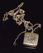 Edwardian 9ct gold locket, Birmingham 1906, with engraved foliate decoration and an 9ct gold