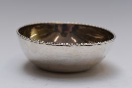 Arts & Crafts style Edward VII hallmarked silver finger bowl with hammered decoration, Chester 1906,