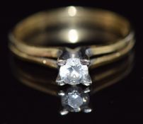 A 14k gold ring set with cubic zirconia, 2.3g, size O