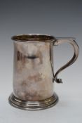 Elizabeth II hallmarked silver pint tankard, Birmingham 1967, maker Roberts & Dore, height 12.5cm,