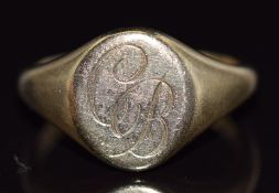 A 9ct gold signet ring, 7.9g, size U
