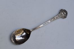 Omar Ramsden hallmarked silver Arts & Crafts spoon with floral and Celtic knot finial, London