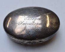 George V hallmarked silver snuff box, with inscription to lid Godfrey Jones 
