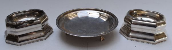 George V pair of octagonal stepped salts, Chester 1918, maker Stokes and Ireland Ltd, W8.5 x D6.5