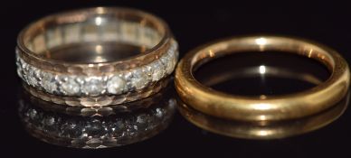 A 22ct gold band (4.3g, size K) and a 9ct gold band, 2.5g, size I
