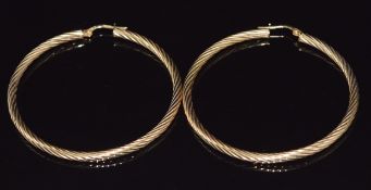 A pair of 9ct gold hoop earrings with ridged decoration, 3.2g