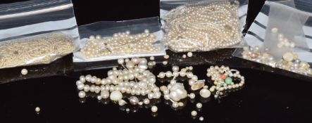 A collection of seed pearls, natural pearls, split pearls, etc