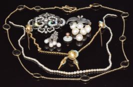 A natural pearl necklace, pearl pendant, pearl brooch, cloak pins etc
