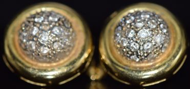 A pair of 18ct gold earrings set with cubic zirconia, 6.5g