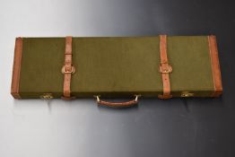 Kite canvas and leather gun case with brass locks, carry handle and padded interior, 80x24x8cm