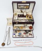 A collection of jewellery c1900 including pearl brooch, silver necklace, vintage brooches etc