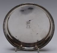 Georgian hallmarked silver circular tray or dish with Earl's coronet and initials to centre,