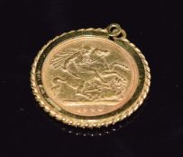Victorian 1900 gold half sovereign in 9ct gold pendant mount with chain, 8.7g