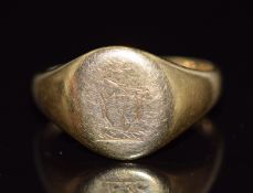 An 18ct gold signet ring, London 1934, 4.2g, size F