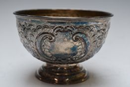 Victorian or Edward VII hallmarked silver pedestal rose bowl with vacant cartouches and repoussé
