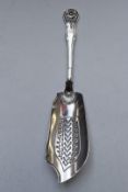 William IV hallmarked silver fish server or slice with pierced decoration, London 1830, maker