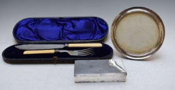 Circular hallmarked silver photograph frame with oak easel back, Birmingham 1922, maker Deykin &