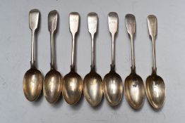 Victorian set of seven fiddle pattern hallmarked silver teaspoons, London 1855, maker William Robert