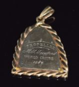 A 9ct gold pendant, 9.1g