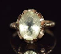 A 9ct gold ring set with quartz, 4.2g, size N