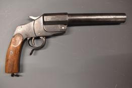 German WW1 flare or signalling pistol with two part mahogany grip, push forward underlever,