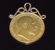 Edward VII 1910 gold half sovereign with pendant mount, 4.4g