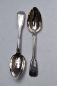 Georgian pair of hallmarked silver fiddle and thread pattern dessert spoons, London 1824, length