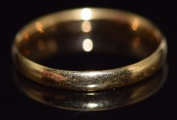 A 22ct gold wedding band/ ring, 3.1g, size Q