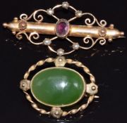 Edwardian 9ct gold brooch set with amethyst and seed pearls, Birmingham 1909, 2.9g and a 9ct gold