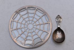 George V hallmarked silver caddy spoon, Sheffield 1934, maker Thomas Bradbury & Sons Ltd, length