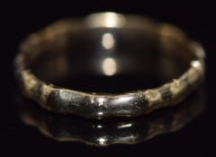 A 9ct gold ring , 2.3g, size Q