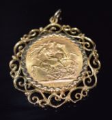 George V 1925 gold full sovereign in 9ct gold pendant mount, 11.2g