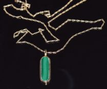 A 9ct gold necklace set with malachite, 5.8, 60cm long