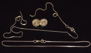 A pair of 9ct gold earrings, a 9ct anklet and a 9ct gold chain, 6.3g