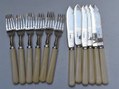 Hallmarked silver ivory handled six place setting fish eater set, Sheffield 1931, maker Viners