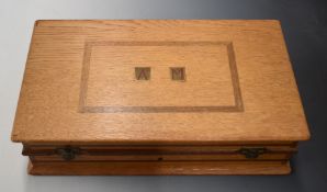 Oak pistol or revolver case with felt lined interior, section fitted for bullets and inlaid