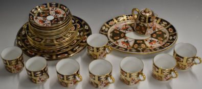Approximately twenty one pieces of Davenport Imari tea ware, similar to Royal Crown Derby Imari 2451