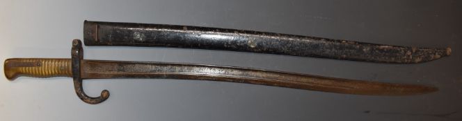 French 1866 pattern chassepot bayonet dated 1872 to 57cm fullered Yataghan blade, with scabbard