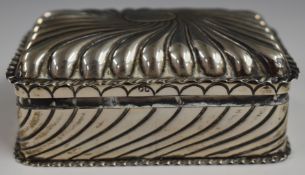 Victorian hallmarked silver table top snuff box with embossed wrythen decoration and lined interior,