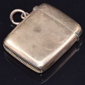 A 9ct gold vesta, Chester 1899, 16.6g