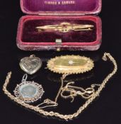 Victorian 9ct gold brooch set with a diamond, with glass compartment verso, 9ct gold brooch (8.