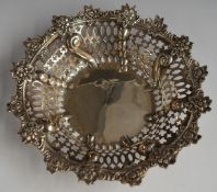 Victorian hallmarked silver bon bon dish with pierced, embossed and cast decoration, London 1895,