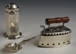 Novelty hallmarked silver miniature flat or slug iron, import marks for London 1979, maker's mark