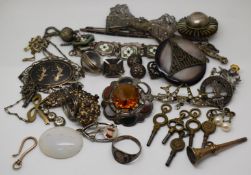 A silver brooch set with agate, filigree brooch, white metal brooch, Siam silver brooch, watch keys,